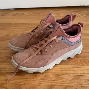 Ecco Women's Pink Suede Sneakers